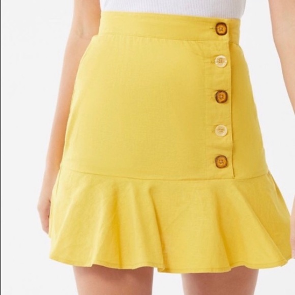 Urban Outfitters Yellow ruffled skirt with buttons - Picture 2 of 2